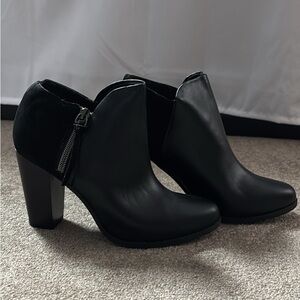 FIONI Clothing Black Ankle Booties